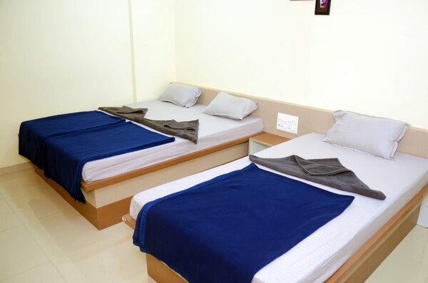 HOTEL GURUSPARSH  | 3 Bed Non Ac Room