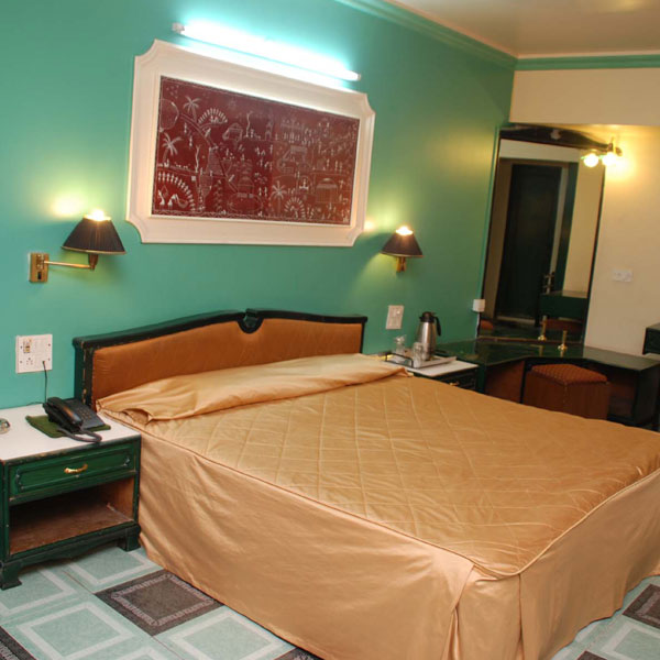 Hotel Rutugandh Heritage  Pulachi Wadi, Deccan Gymkhana | Deluxe Ac room