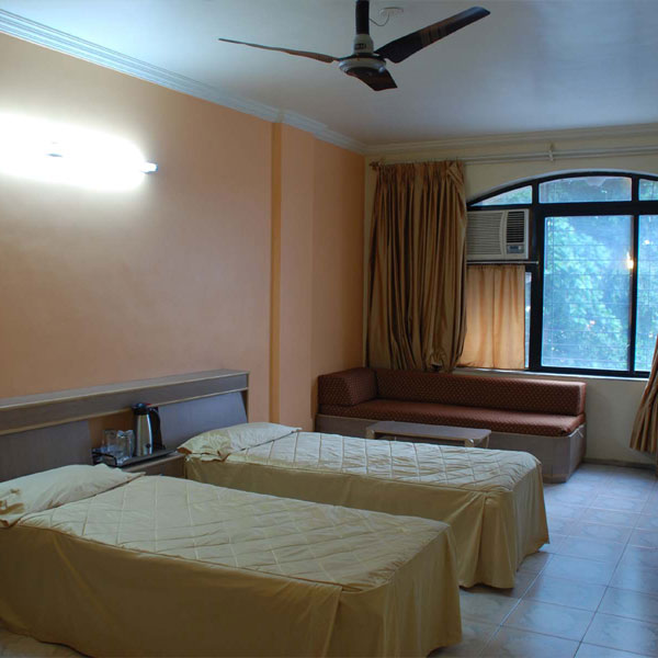 Hotel Rutugandh Heritage  Pulachi Wadi, Deccan Gymkhana | Deluxe Non Ac room