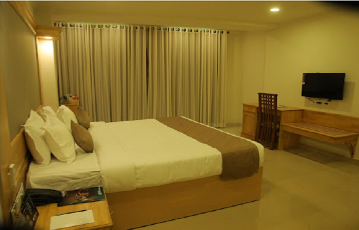 1 x  AC Room