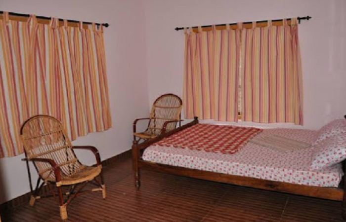 1 x Deluxe Non AC Room