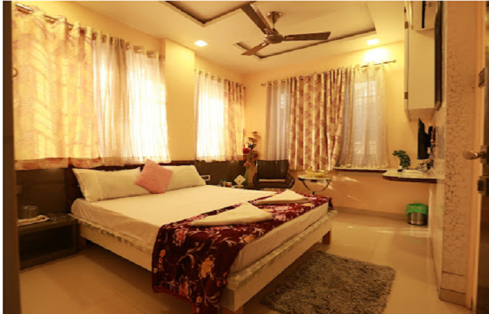 1 x Deluxe AC Room 