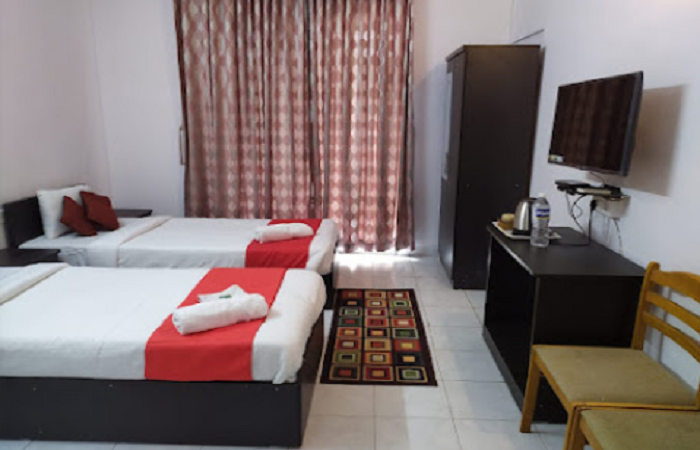 1 x Deluxe AC Room 