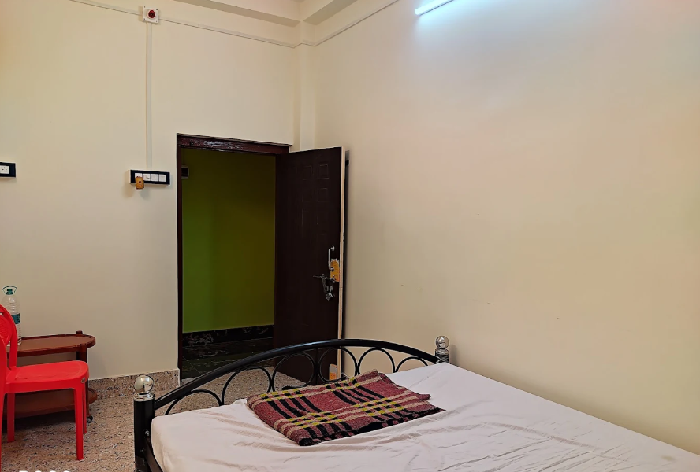 1 x Double Bed Economy