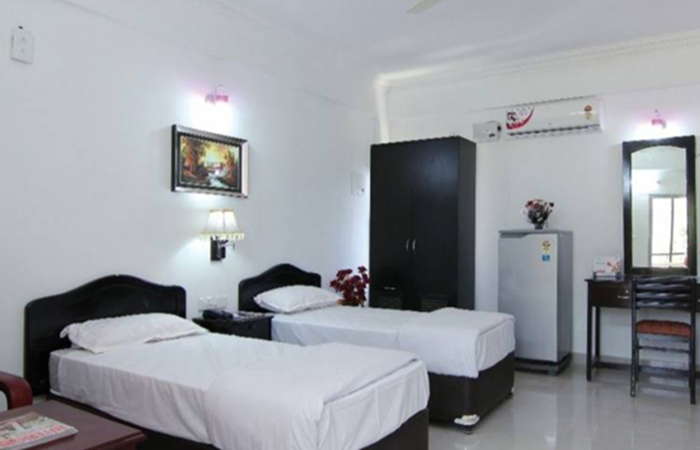 1 x Non AC Deluxe Double Room
