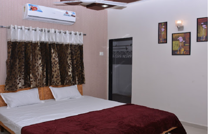 1 x AC ROOM