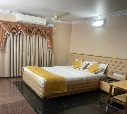 1 x AC ROOM