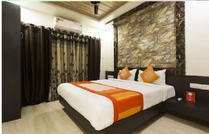 1 x Deluxe AC Room