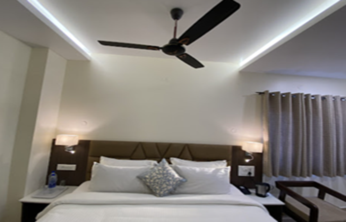 1 x EXECUTIVE ROOM