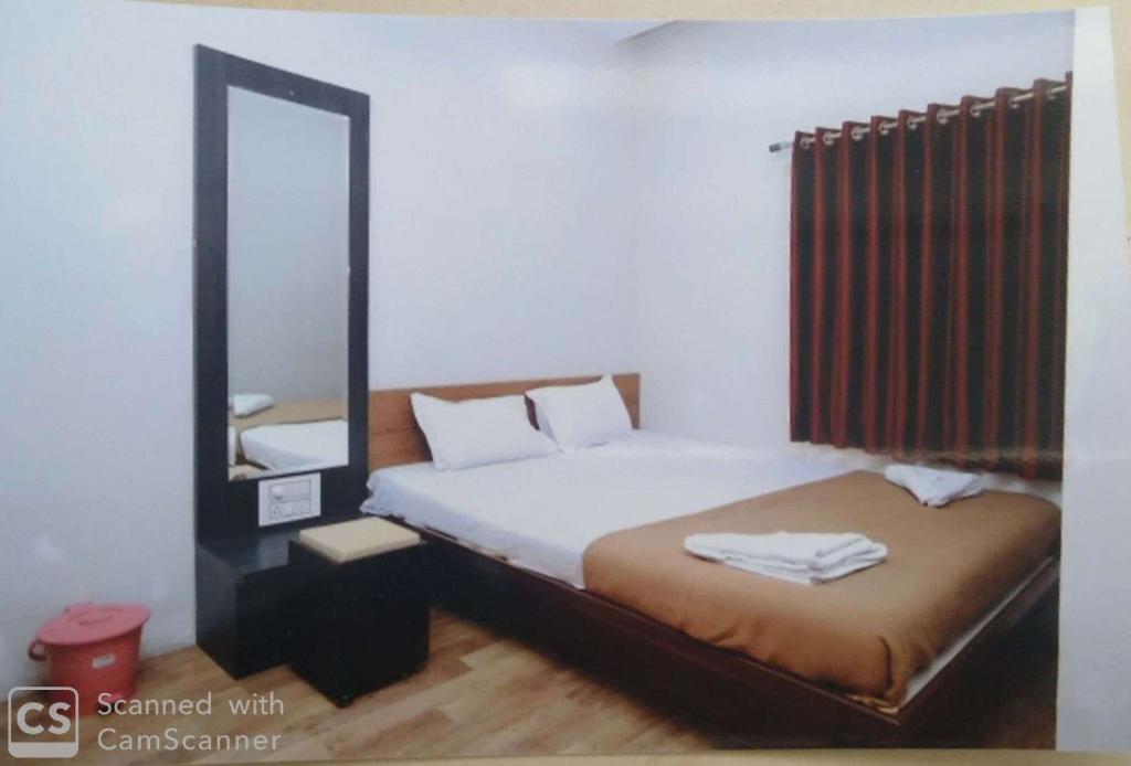 1 x Deluxe AC Room