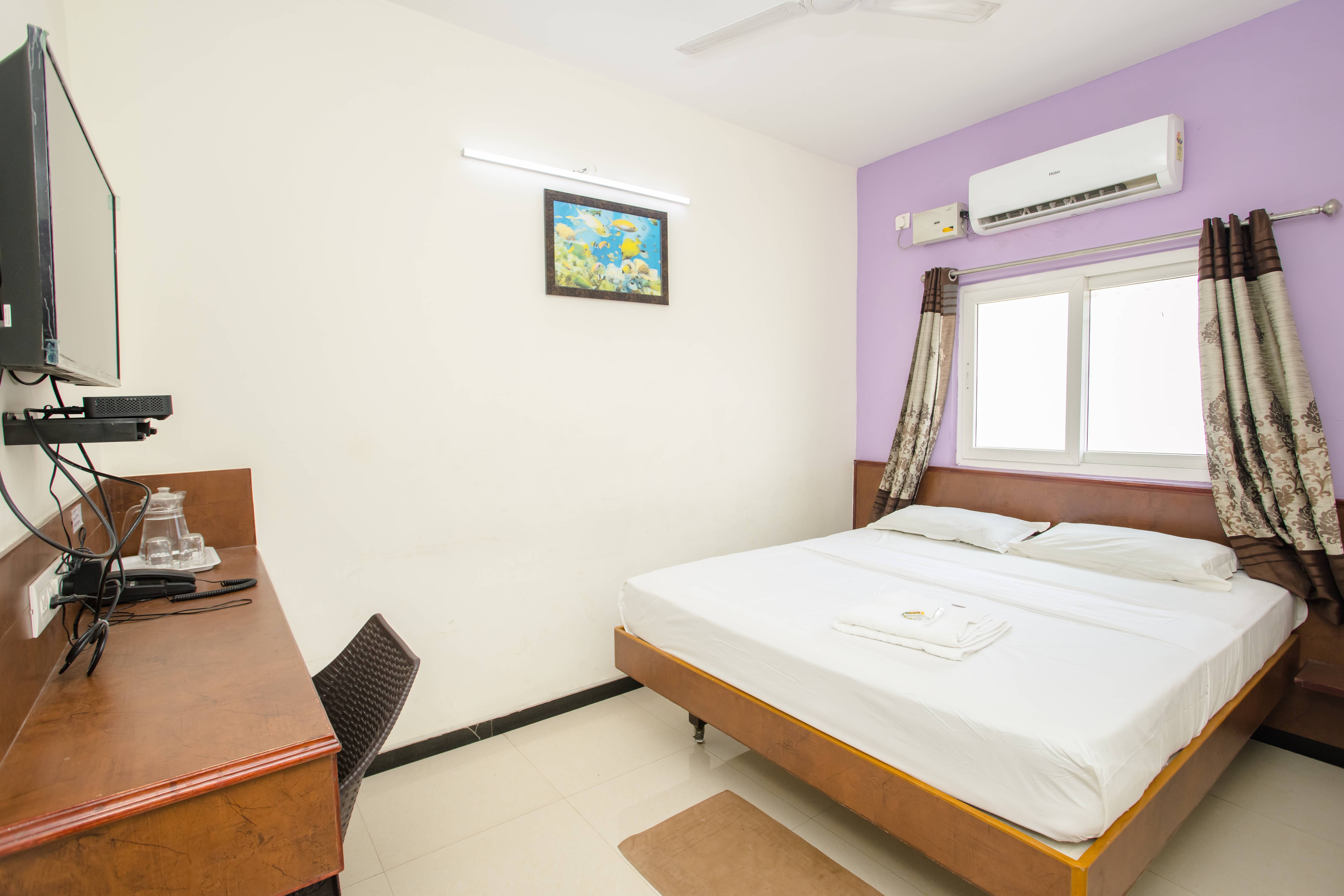 PARVA RESIDENCY | Deluxe room with AC