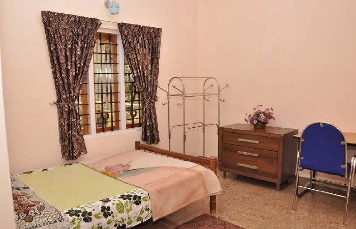 1 x Single Beded  Room