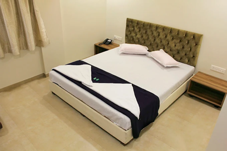 1 x Double bed room AC