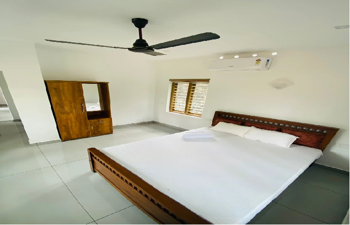 1 x Heritage Grand Room