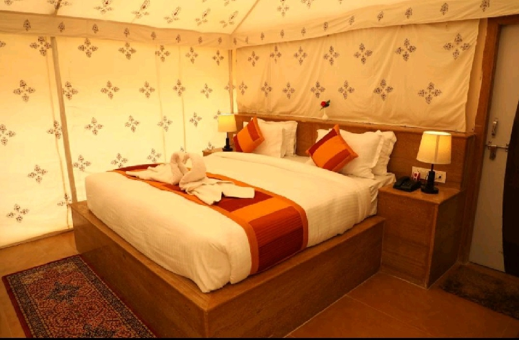 1 x Luxury Swiss Tent