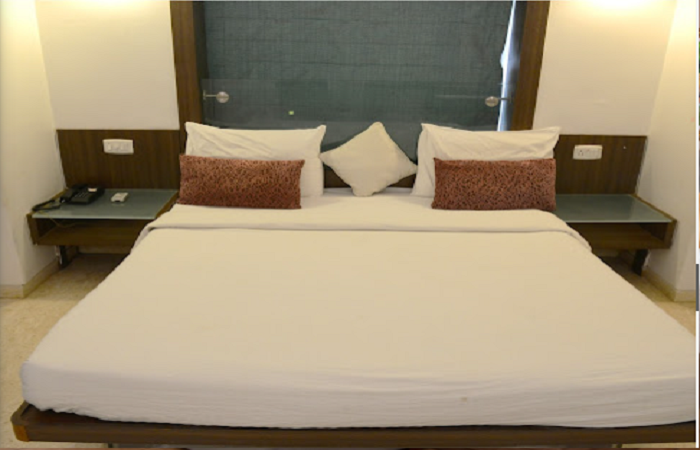 1 x Executive Room 