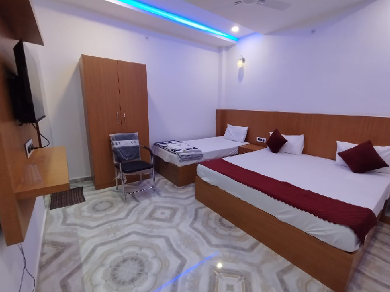 1 x Triple bed AC Deluxe Room
