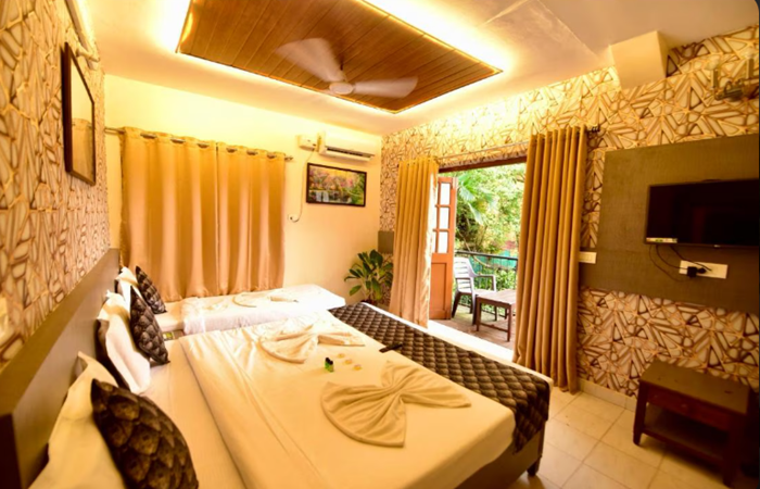 1 x Triple Deluxe AC Room 