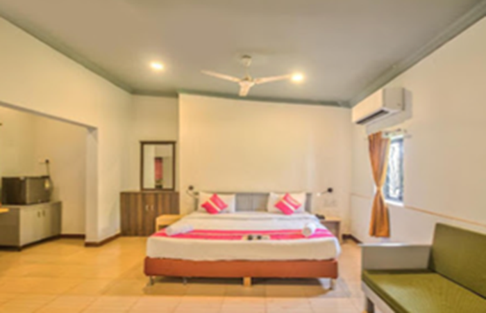 1 x Premium Room