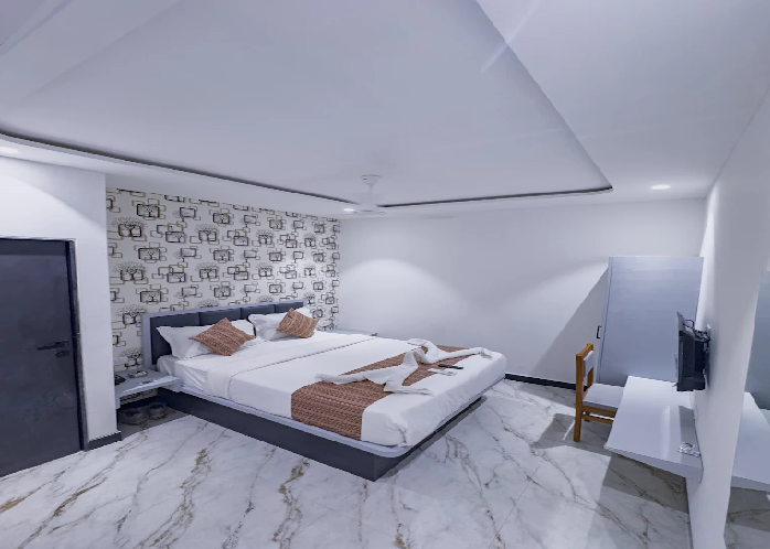 1 x DELUXE ROOM