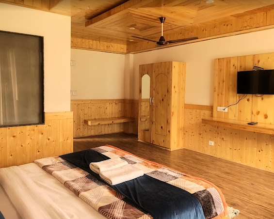 Deluxe Room with Private Balcony