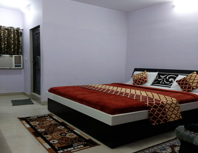 1 x EXECUTIVE AC ROOM