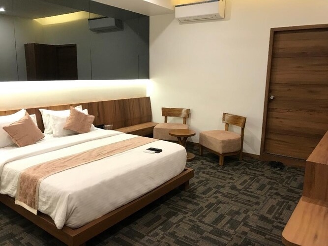 1 x Executive Room
