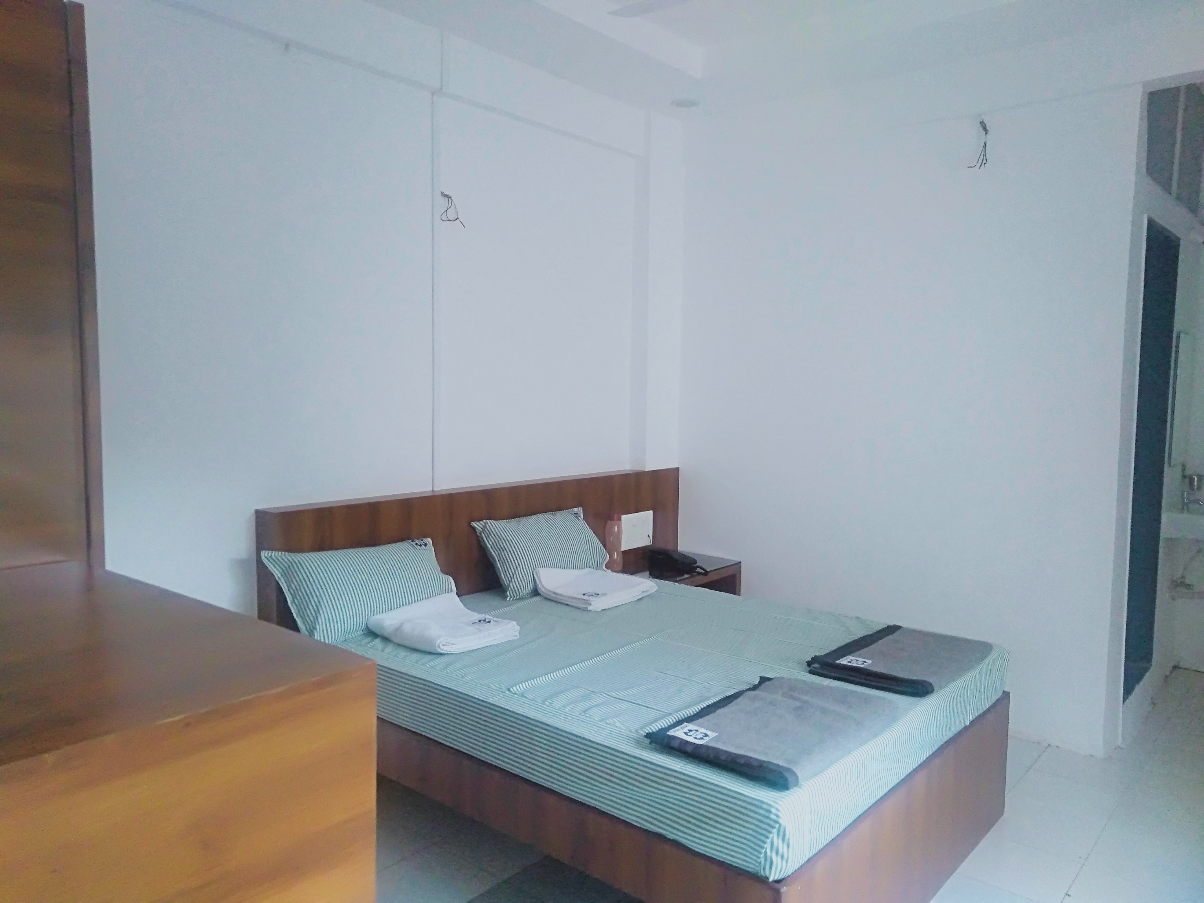 Choice guest house | Deluxe AC Room 