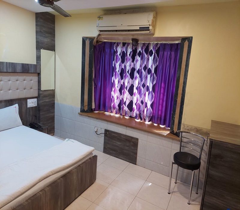 Hotel Palms | Deluxe AC Double Room 