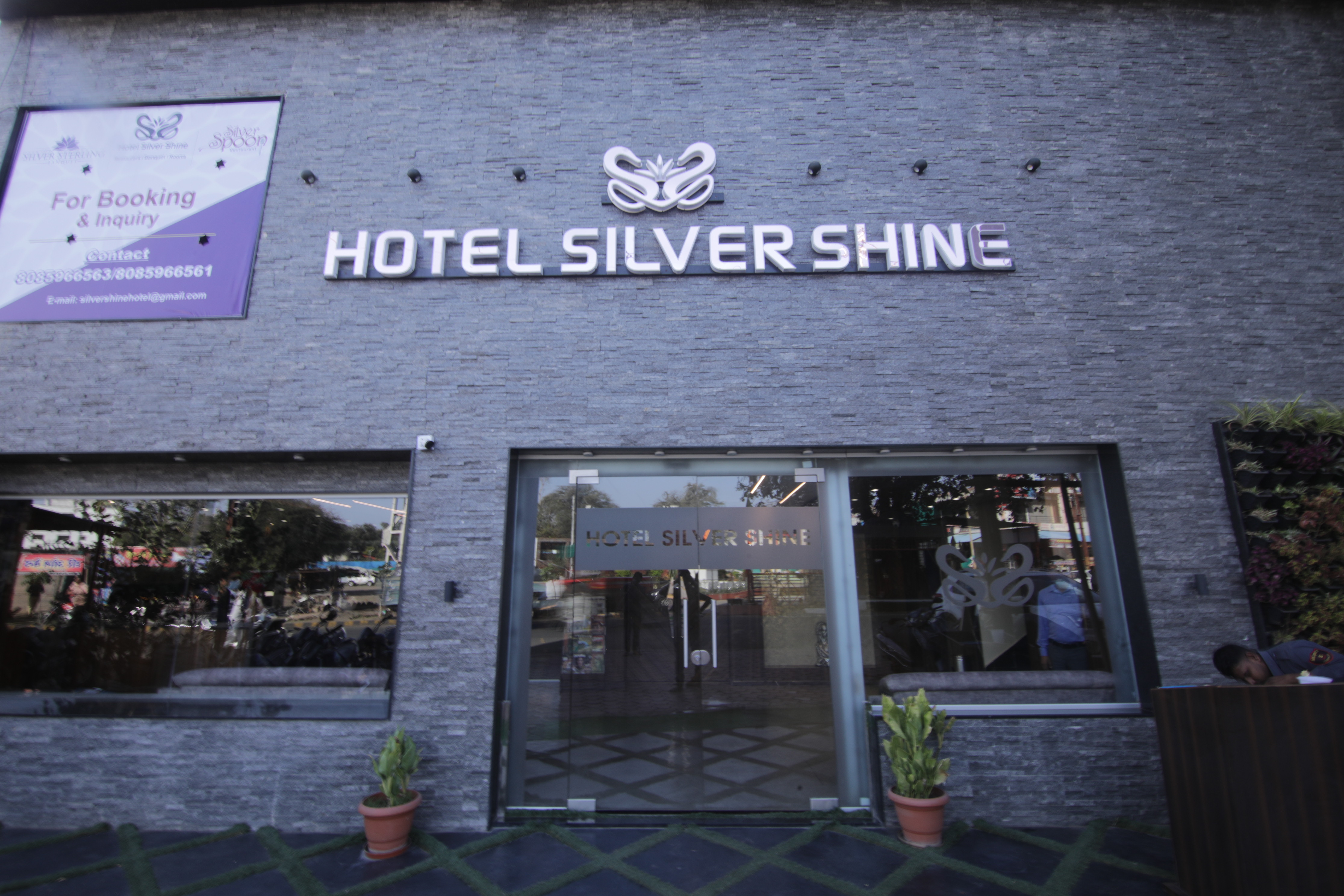 Hotel Silver Shine Photos