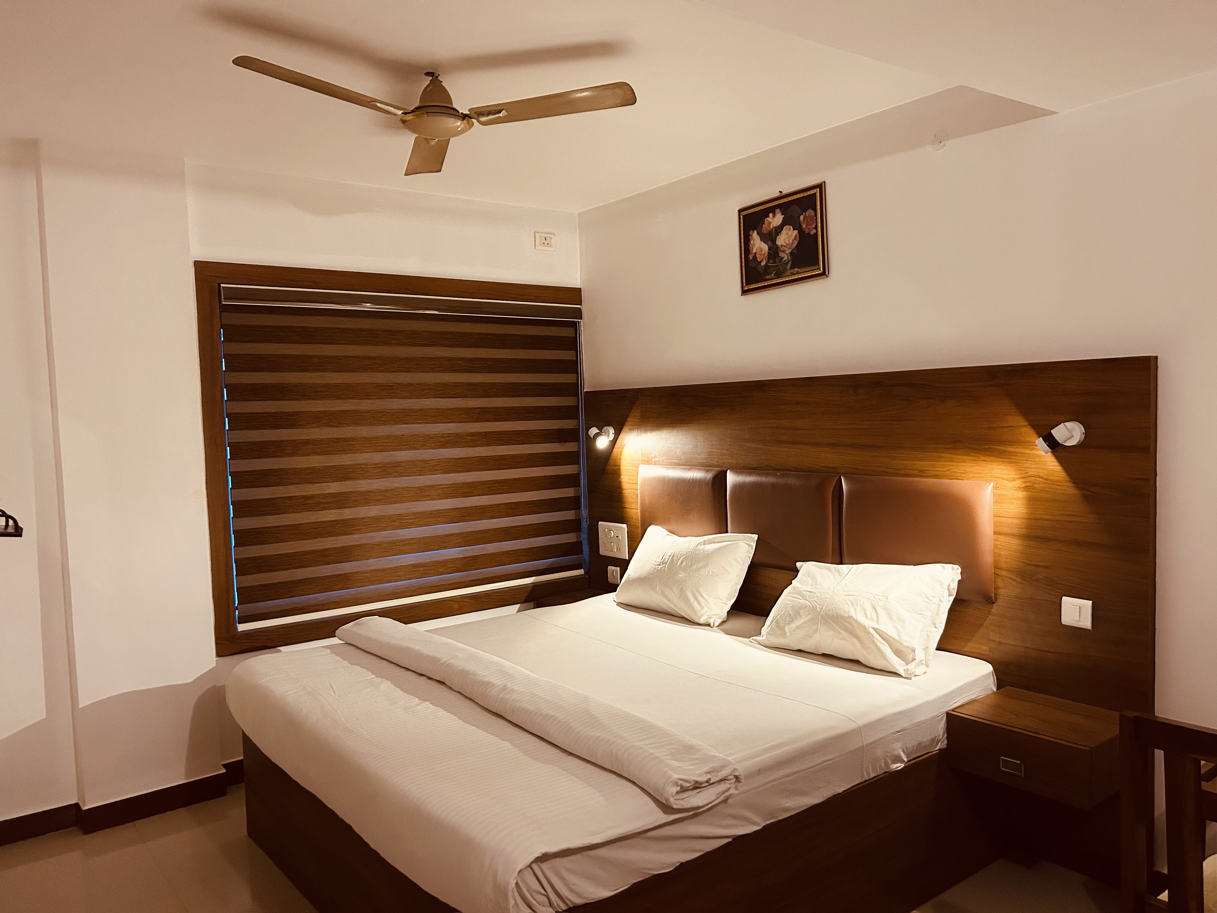 Hotel City Palace Residency | Deluxe Non AC Room