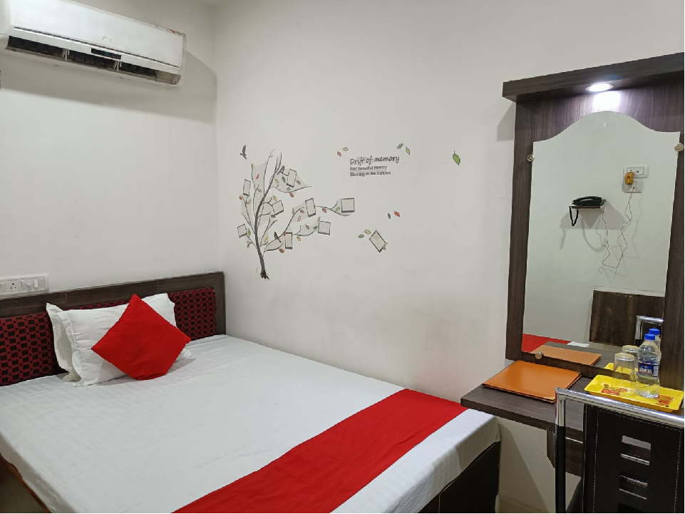 HOTEL EXECUTIVE INN | Standard Single  AC