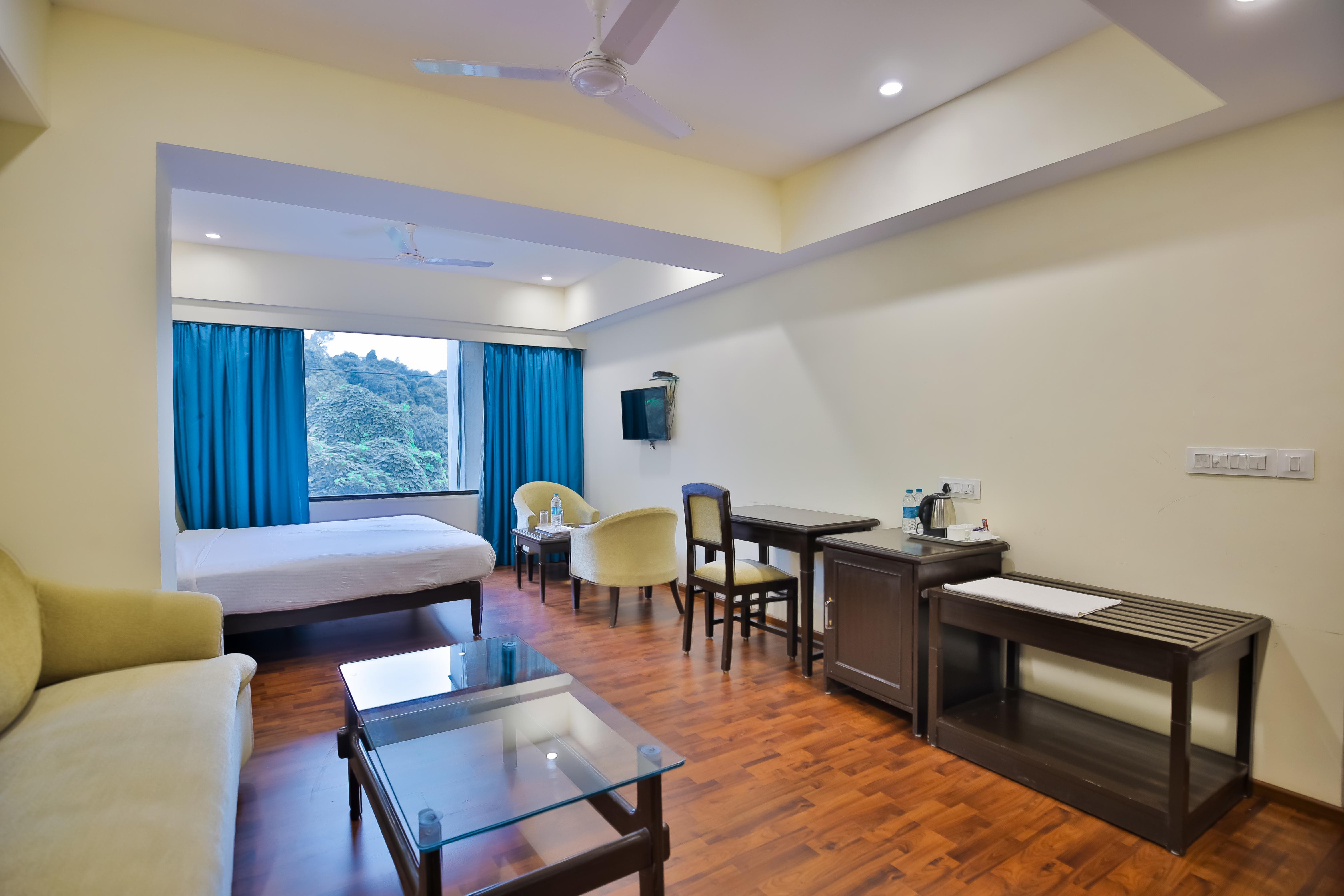 Hotel Jyoti Plaza | Luxury Suite	