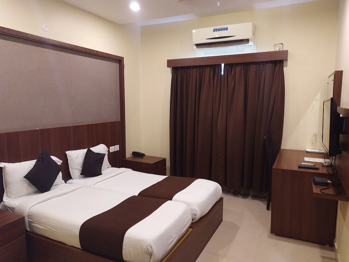 Hotel Parkway Inn | Double AC Room