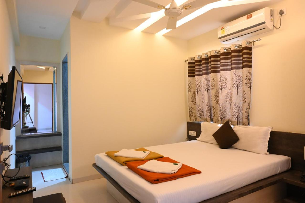 Hotel Ram Krishna Inn | Deluxe AC Room