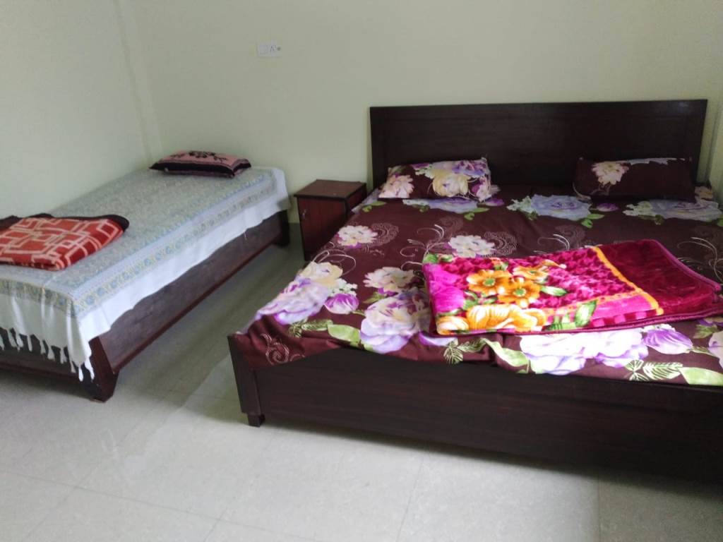 Hotel Rudra and RESTAURANT | Triple Bed Room