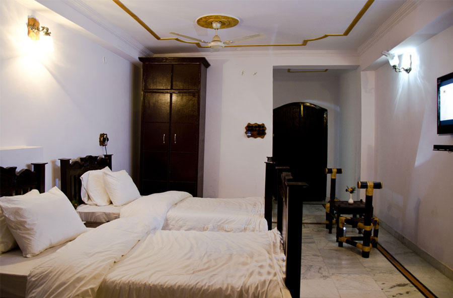 Hammeer Garhi Heritage Resort | DELUXE ROOM