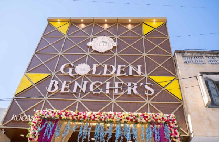 Hotel Golden Benchers Photos