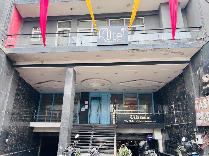 Qotel Chattarpur Photos