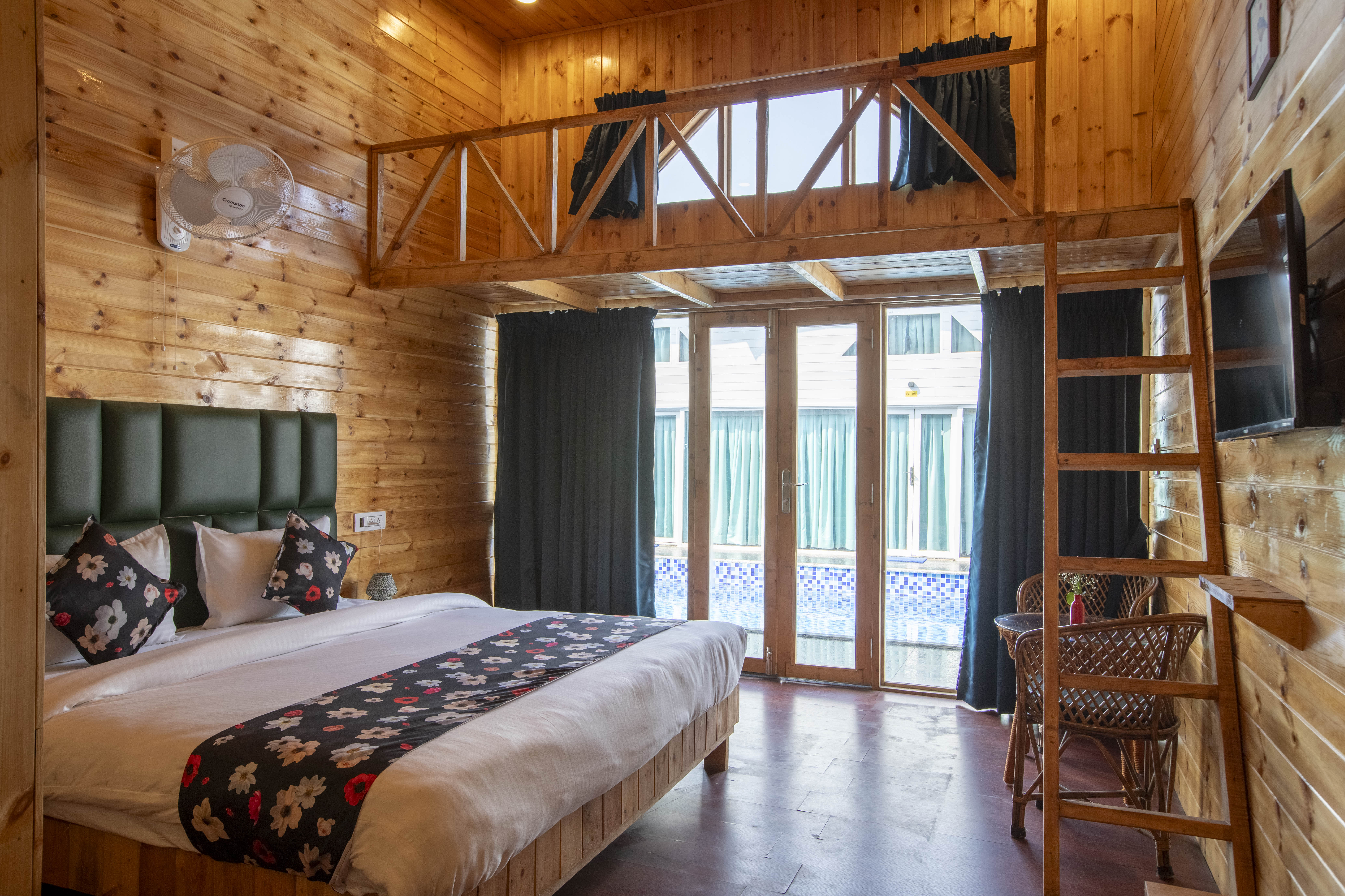 Bay View Resort | WOODEN COTTAGE	