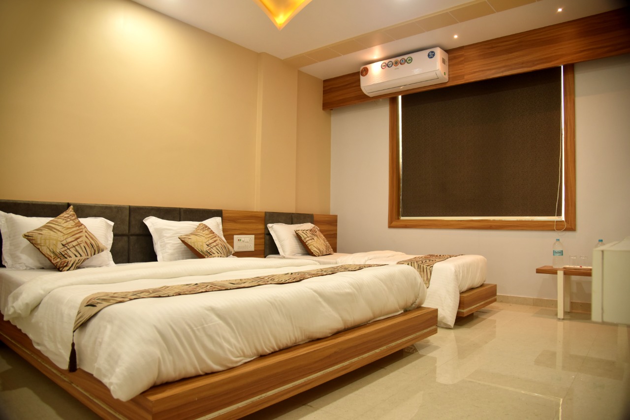 Hotel Krish | DELUX TRIPLE AC