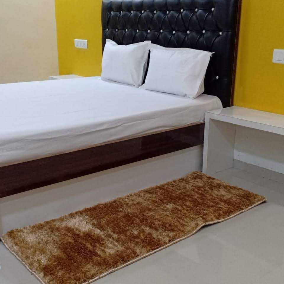 Hotel kamdhenu palace | Deluxe Double Bed Room AC