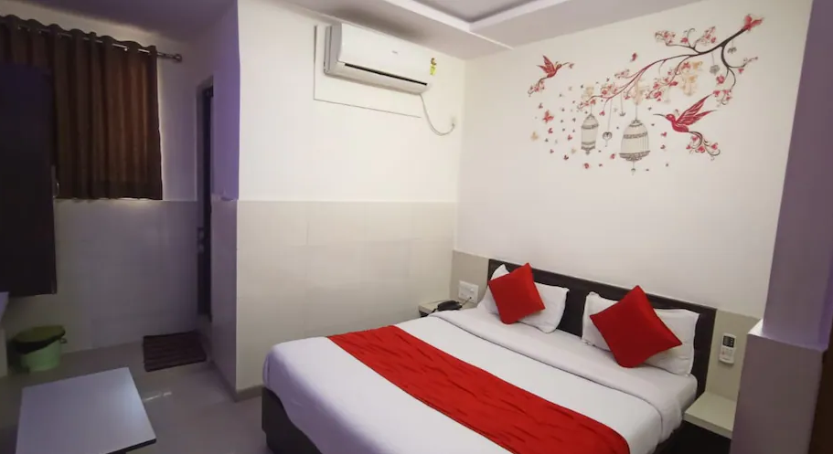 Hotel Gopi Palace  | Deluxe Room