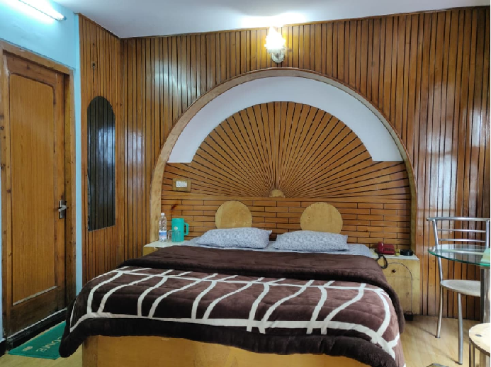 Hotel Chandan | DELUXE NON AC ROOM