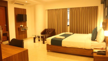 Hotel Palm Beach Pride Belapur | Super Deluxe Room