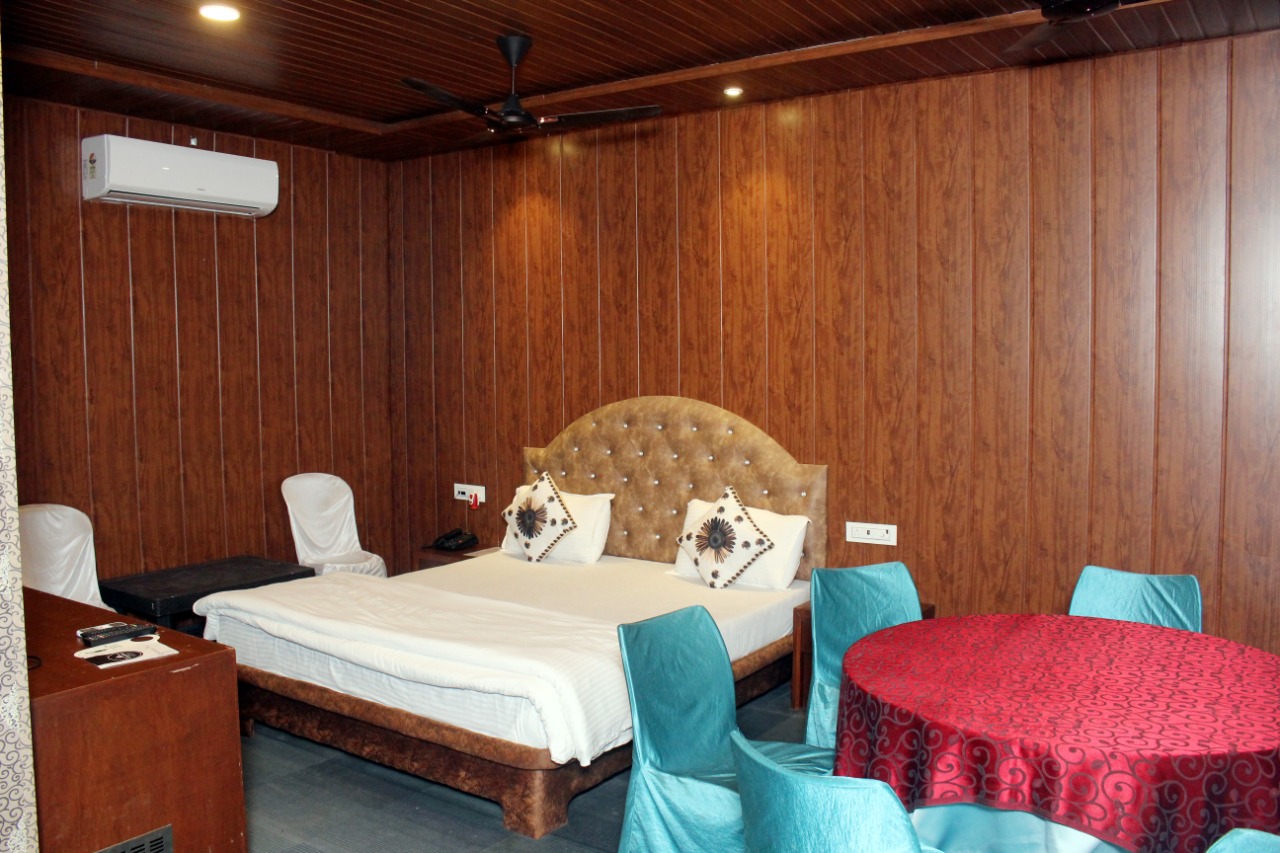 Maharaja The Royal Resort | Corner Cottage Room