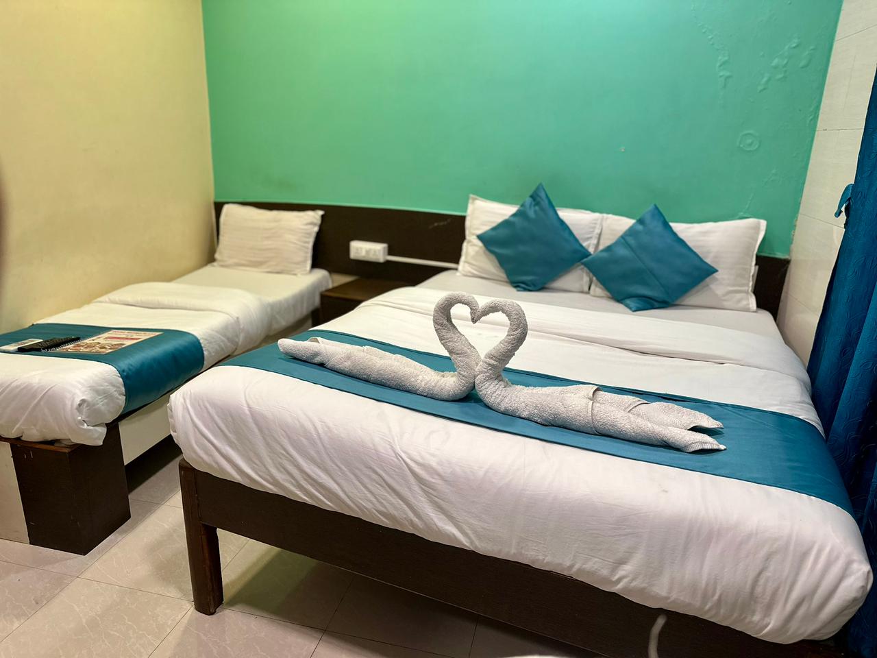 Deluxe triple Room