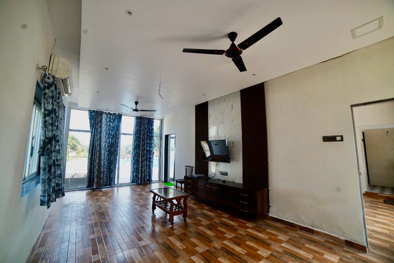 1 x Villa First floor	