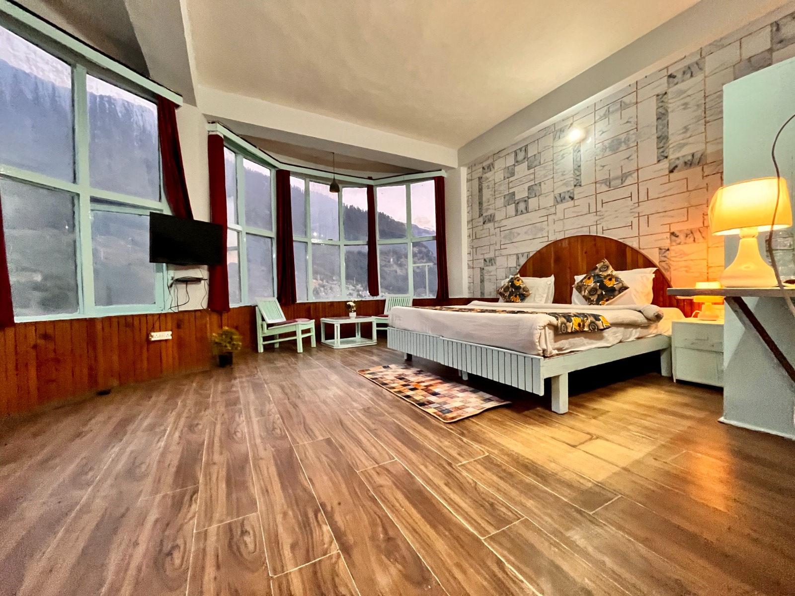 Superior Deluxe Room  With Mountain View