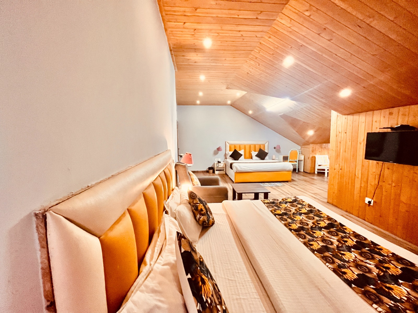 Family Suit Room With Moutain Room 